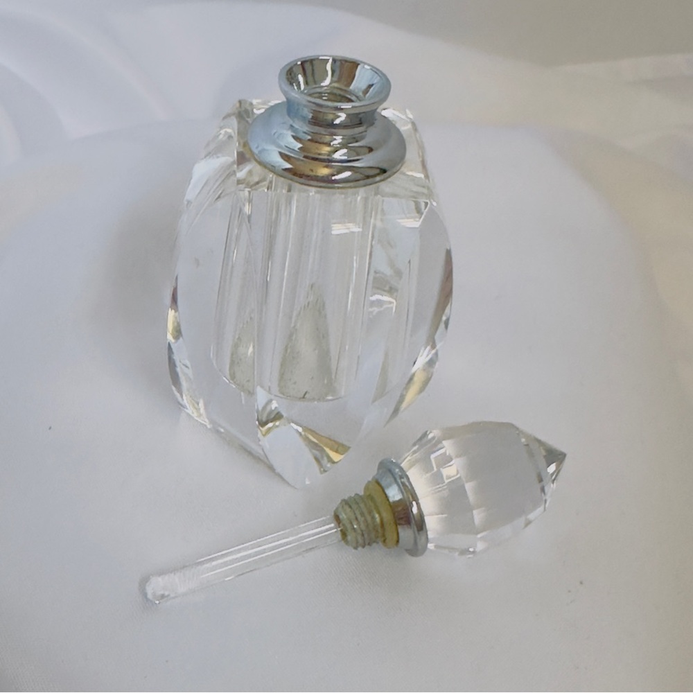 Lot of 3 Miniature Clear Glass Faceted Perfume Bottles with Daubers - Picture 11 of 16